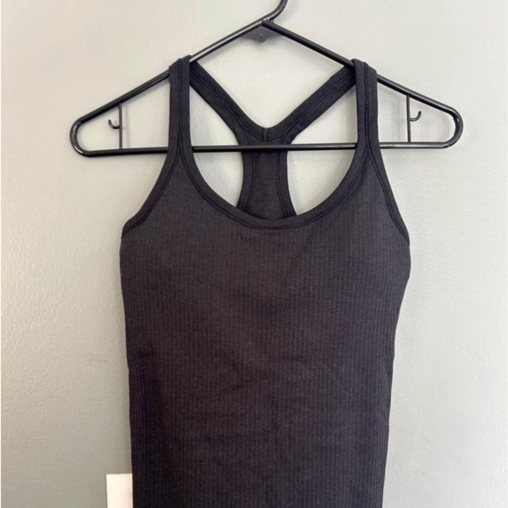 Lululemon black ribbed workout shirt